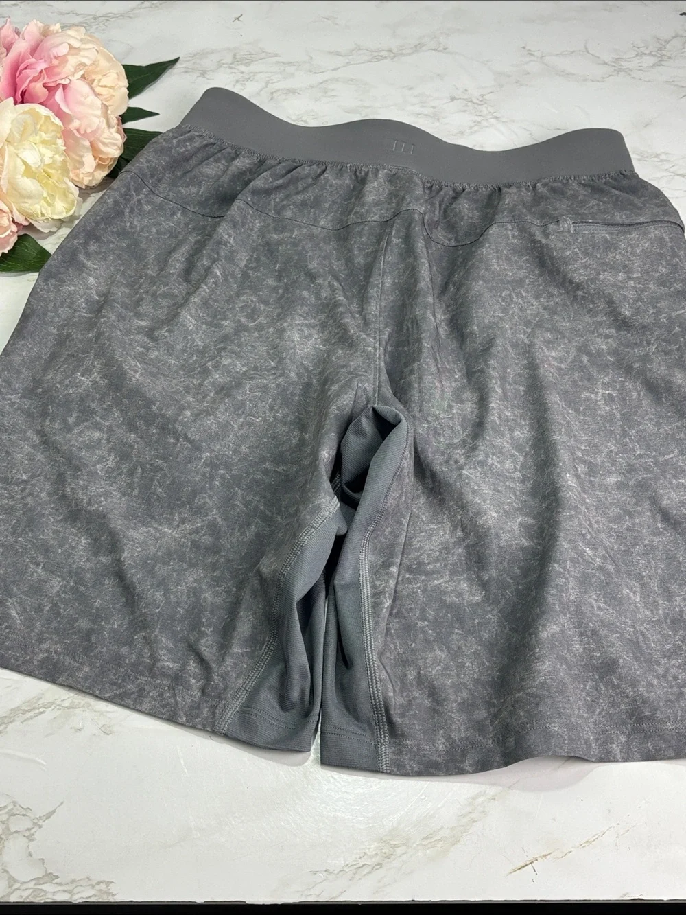 Mens Lululemon T.H.E. Short 9" Linerless Shorts Gravel Dust Asphalt Grey S 34W - Picture 4 of 6